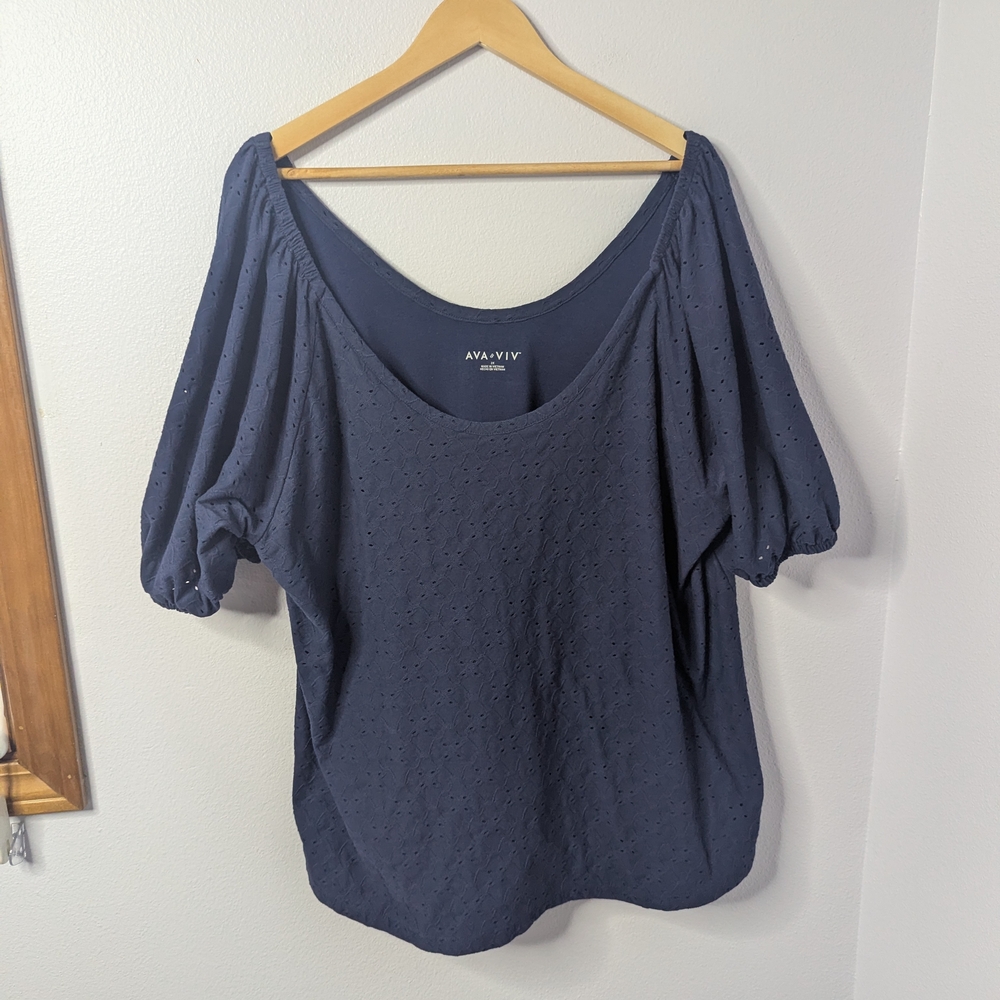 AVA & VIV Navy Blue Eyelet Puff Sleeve Scoop Neck Top 2X